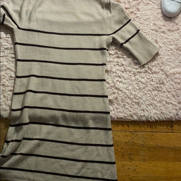 Women’s dress - Picture 3 of 3